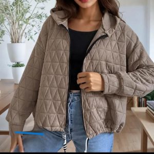 gilet ou veste matelassée avec capuche
